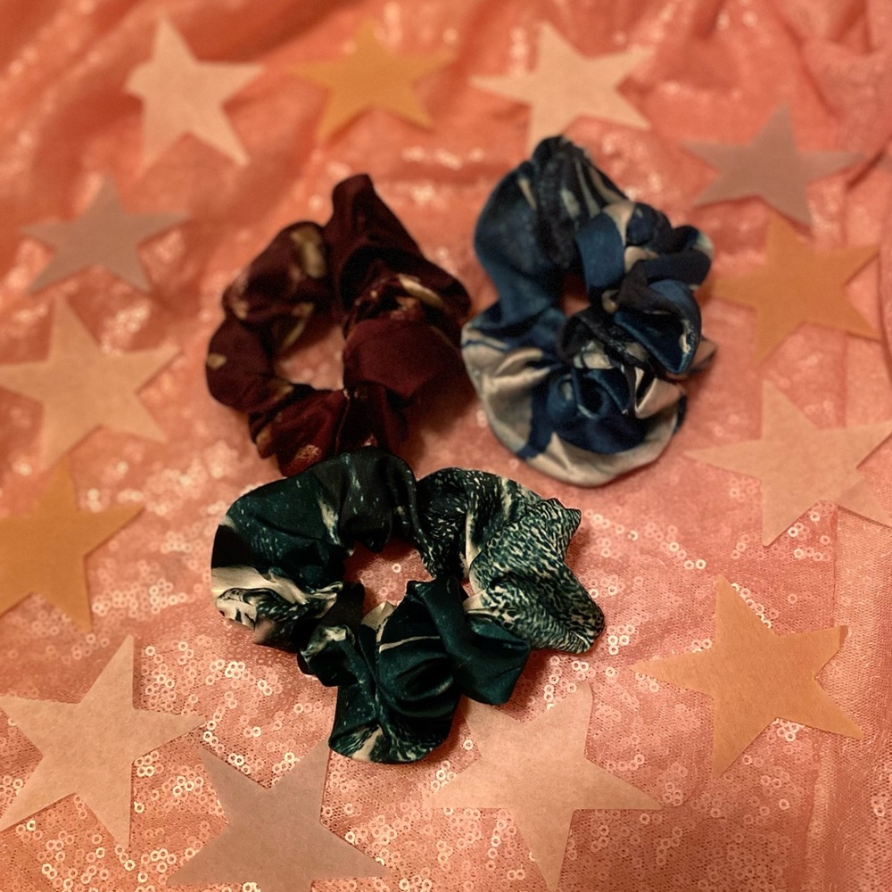 BUNDLE of 9 taylor swift scrunchies set hair ties - Picture 13 of 16
